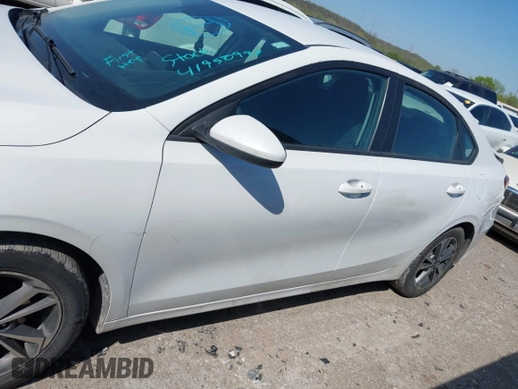 2022 Kia Forte LXS z VIN 3KPF24AD1NE479654, wystawiony jako IAAI lot #41950997 z przebiegiem 71 168 mil mil oraz . Historia ofert i sprzedaży dostępna na DreamBid. Obrazek 14.