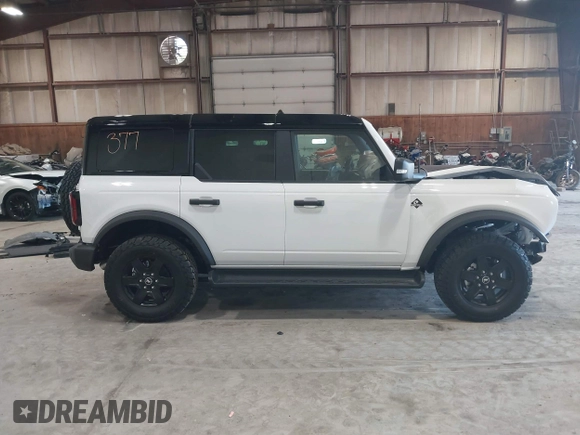 2025 Ford Bronco Outer Banks с VIN 1FMEE8BPXSLA68836, выставлен на аукционе IAAI как лот 42518156 с пробегом 287 миль миль и . История ставок и продаж доступна на DreamBid. Изображение 14.