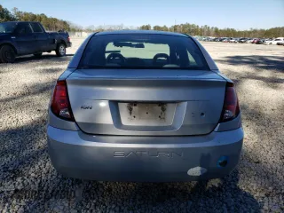 2005 Saturn ION ION 1 z VIN 1G8AG52F55Z160208, wystawiony jako Copart lot #70883064 z przebiegiem 237 716 mil mil oraz Nie do naprawy. Historia ofert i sprzedaży dostępna na DreamBid. Obrazek 6.