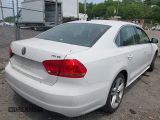 2015 Volkswagen Passat SE с VIN 1VWBV7A34FC076935, выставлен на аукционе IAAI как лот 42394375 с пробегом 172 408 миль миль и . История ставок и продаж доступна на DreamBid. Изображение 4.