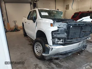 2020 Chevrolet Silverado 1500 LT with VIN 1GCRYDED9LZ166441, listed as a IAAI auction lot 41813441 with Not Provided miles. Bid and sale history available at carsss.com. Image 1.