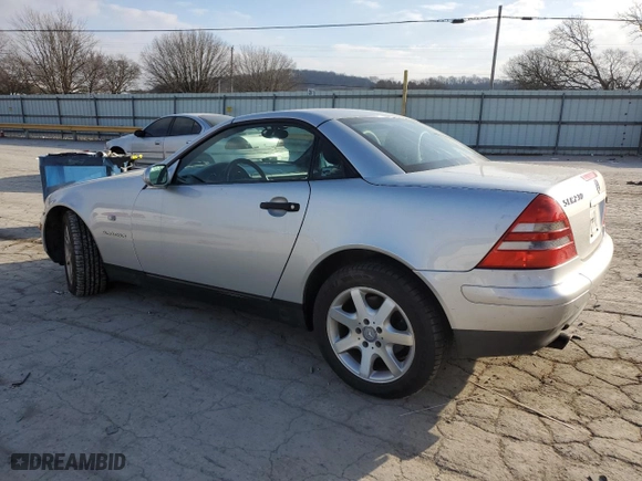 1998 Mercedes-Benz SLK-Class with VIN WDBKK47FXWF021334, listed as a Copart auction lot 89292305 with 86,952 mi miles and Salvage Title. Bid and sale history available at carsss.com. Image 2.