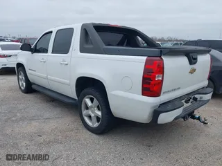 2007 Chevrolet Avalanche LT w/3LT with VIN 3GNEC12J17G298600, listed as a IAAI auction lot 41570793 with 142,714 mi miles. Bid and sale history available at carsss.com. Image 3.