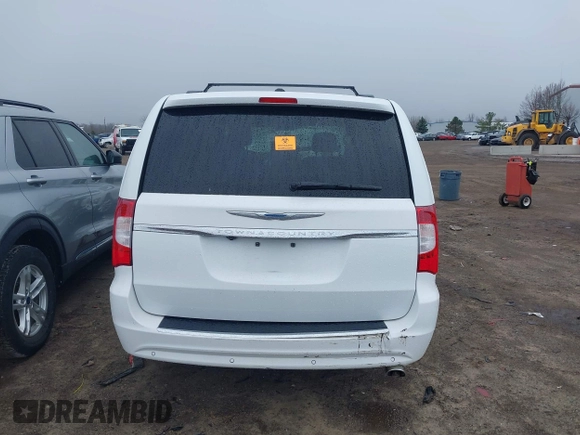 2014 Chrysler Town & Country Touring L with VIN 2C4RC1CG2ER189177, listed as a IAAI auction lot 41978563 with Not Provided miles and . Bid and sale history available at DreamBid. Image 15.
