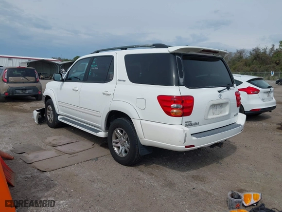 2004 Toyota Sequoia Limited with VIN 5TDZT38A04S236082, listed as a IAAI auction lot 41598592 with 104,042 mi miles. Bid and sale history available at carsss.com. Image 3.