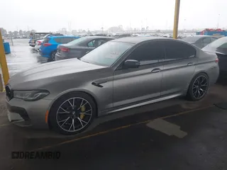 2021 BMW M5 z VIN WBS83CH07MCF43250, wystawiony jako IAAI lot #41567473 z przebiegiem 30 179 mil mil oraz . Historia ofert i sprzedaży dostępna na DreamBid. Obrazek 2.
