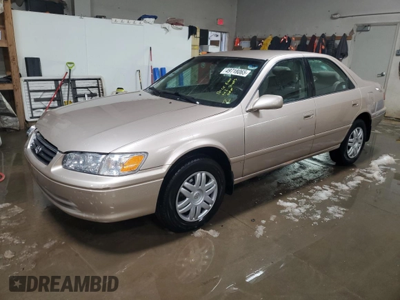 2001 Toyota Camry CE with VIN 4T1BG22KX1U772025, listed as a Copart auction lot 49718065 with 56,236 mi miles and Salvage Title. Bid and sale history available at carsss.com. Image 1.