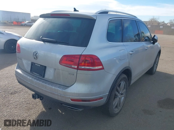 2015 Volkswagen Touareg Lux с VIN WVGEP9BP2FD001793, выставлен на аукционе IAAI как лот 41495609 с пробегом 138 239 миль миль и . История ставок и продаж доступна на DreamBid. Изображение 4.