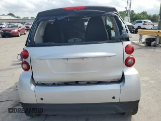 2015 Smart fortwo Passion z VIN WMEEJ3BA8FK811537, wystawiony jako Copart lot #57823255 z przebiegiem Nie podano mil oraz Szkoda całkowita • Salvage title. Historia ofert i sprzedaży dostępna na DreamBid. Obrazek 6.