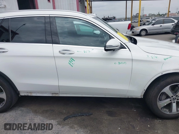 2022 Mercedes-Benz GLC 300 with VIN W1N0G8DB0NG080347, listed as a IAAI auction lot 42136270 with 30,480 mi miles and . Bid and sale history available at DreamBid. Image 13.