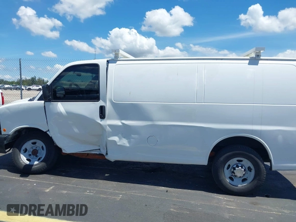 2012 Chevrolet Express Cargo z VIN 1GCWGFCA1C1144412, wystawiony jako IAAI lot #42792791 z przebiegiem 182 242 mil mil oraz . Historia ofert i sprzedaży dostępna na DreamBid. Obrazek 14.