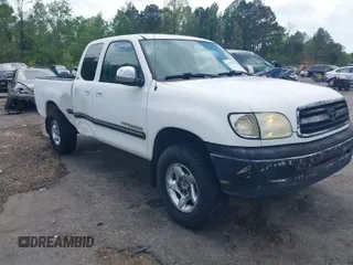 2001 Toyota Tundra SR5 with VIN 5TBRN34161S216827, listed as a IAAI auction lot 41942730 with 204,185 mi miles and . Bid and sale history available at DreamBid. Image 1.