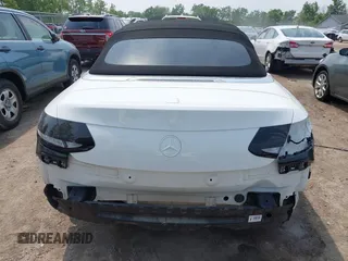 2019 Mercedes-Benz C 300 z VIN WDDWK8EB3KF783527, wystawiony jako IAAI lot #42486292 z przebiegiem 94 889 mil mil oraz . Historia ofert i sprzedaży dostępna na DreamBid. Obrazek 17.