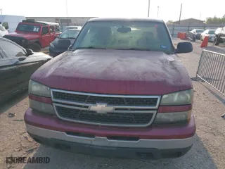 2007 Chevrolet Silverado 1500 Classic LS with VIN 2GCEC13V371159877, listed as a IAAI auction lot 42047810 with 232,320 mi miles. Bid and sale history available at carsss.com. Image 6.