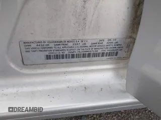 2010 Volkswagen Jetta TDI z VIN 3VWPL7AJ0AM697106, wystawiony jako IAAI lot #41812648 z przebiegiem 150 608 mil mil oraz . Historia ofert i sprzedaży dostępna na DreamBid. Obrazek 9.