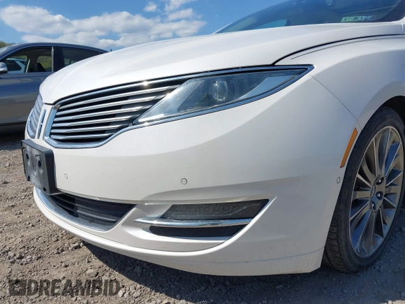 2014 Lincoln MKZ with VIN 3LN6L2J9XER808773, listed as a IAAI auction lot 42112712 with 105,832 mi miles. Bid and sale history available at carsss.com. Image 6.