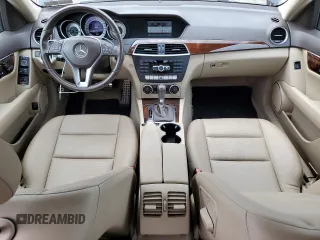 2013 Mercedes-Benz C 300 Sport z VIN WDDGF8AB2DG104911, wystawiony jako Copart lot #60088735 z przebiegiem 126 847 mil mil oraz Czysty tytuł • Clean title. Historia ofert i sprzedaży dostępna na DreamBid. Obrazek 8.