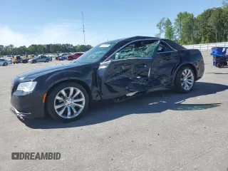 2018 Chrysler 300 Touring z VIN 2C3CCAAG7JH315532, wystawiony jako Copart lot #53404095 z przebiegiem 124 754 mil mil oraz Szkoda całkowita • Salvage title. Historia ofert i sprzedaży dostępna na DreamBid. Obrazek 1.