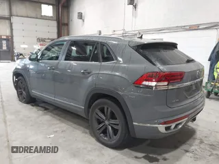 2020 Volkswagen Atlas SE with VIN 1V21E2CA5LC229605, listed as a IAAI auction lot 42431332 with 42,506 mi miles and . Bid and sale history available at DreamBid. Image 3.