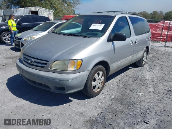 2002 Toyota Sienna CE with VIN 4T3ZF19C92U435896, listed as a IAAI auction lot 41822799 with 201,238 mi miles. Bid and sale history available at carsss.com. Image 2.