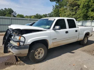 2003 Chevrolet Silverado 1500HD LS z VIN 1GCGK13UX3F239683, wystawiony jako Copart lot #69690574 z przebiegiem 253 887 mil mil oraz Szkoda całkowita • Salvage title. Historia ofert i sprzedaży dostępna na DreamBid. Obrazek 1.
