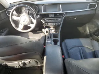 2020 Kia Optima LX z VIN 5XXGT4L37LG434616, wystawiony jako Copart lot #54611295 z przebiegiem 35 851 mil mil oraz Szkoda całkowita • Salvage title. Historia ofert i sprzedaży dostępna na DreamBid. Obrazek 8.