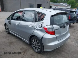 2013 Honda Fit Sport с VIN JHMGE8H59DC067410, выставлен на аукционе IAAI как лот 42319096 с пробегом 149 779 миль миль и . История ставок и продаж доступна на DreamBid. Изображение 3.