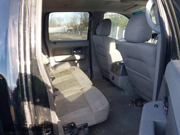 2004 Ford F-150 XLT with VIN 1FTPW14574KC88182, listed as a IAAI auction lot 41864915 with 189,626 mi miles. Bid and sale history available at carsss.com. Image 8.