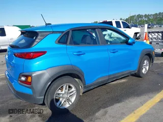 2019 Hyundai Kona SE с VIN KM8K12AA4KU296799, выставлен на аукционе IAAI как лот 42037709 с пробегом 50 656 миль миль и . История ставок и продаж доступна на DreamBid. Изображение 4.