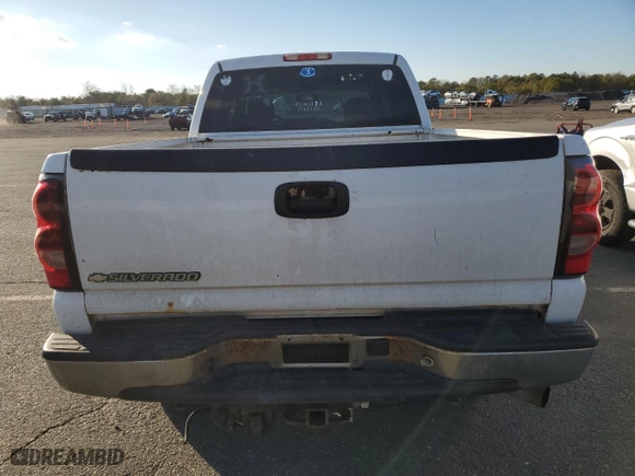2006 Chevrolet Silverado 2500HD LT3 with VIN 1GCHK23D26F196410, listed as a Copart auction lot 83254394 with 491,323 mi miles and Clean Title. Bid and sale history available at carsss.com. Image 6.