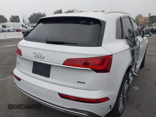 2024 Audi Q5 Premium Plus z VIN WA1BBAFY9R2044435, wystawiony jako IAAI lot #41210271 z przebiegiem 8 906 mil mil oraz . Historia ofert i sprzedaży dostępna na DreamBid. Obrazek 4.