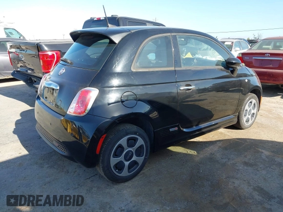 2016 FIAT 500e z VIN 3C3CFFGE7GT125711, wystawiony jako IAAI lot #42370895 z przebiegiem 26 278 mil mil oraz . Historia ofert i sprzedaży dostępna na DreamBid. Obrazek 4.