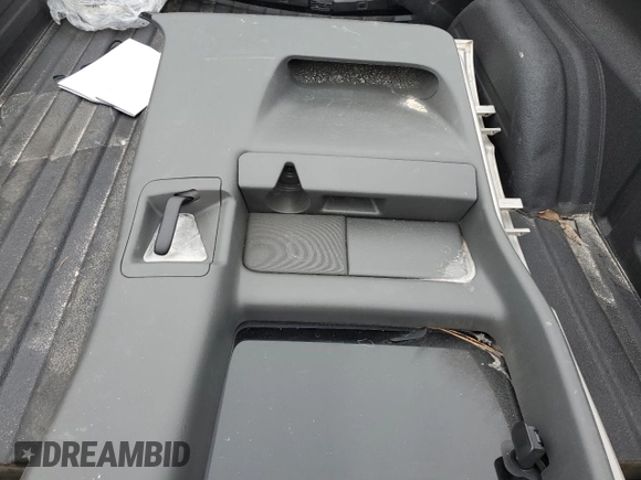 2006 Chevrolet Silverado 1500 LT1 with VIN 1GCEC19TX6Z267473, listed as a Copart auction lot 89146345 with 270,137 mi miles and Salvage Title. Bid and sale history available at DreamBid. Image 14.