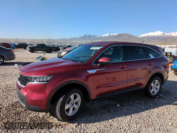 2022 Kia Sorento LX z VIN 5XYRGDLC4NG099777, wystawiony jako Copart lot #52391425 z przebiegiem 111 531 mil mil oraz Szkoda całkowita • Salvage title. Historia ofert i sprzedaży dostępna na DreamBid. Obrazek 1.