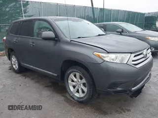 2011 Toyota Highlander z VIN 5TDBK3EHXBS080409, wystawiony jako IAAI lot #41509905 z przebiegiem 201 620 mil mil oraz . Historia ofert i sprzedaży dostępna na DreamBid. Obrazek 1.