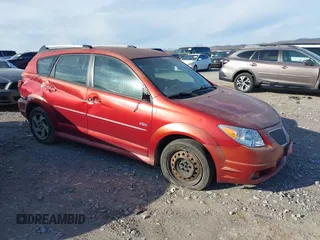 2006 Pontiac Vibe with VIN 5Y2SL65866Z456638, listed as a IAAI auction lot 41658939 with 299,999 mi miles. Bid and sale history available at carsss.com. Image 1.