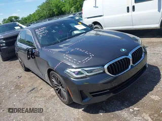 2021 BMW 5 Series 540i xDrive z VIN WBA73BJ02MWW93833, wystawiony jako IAAI lot #42160043 z przebiegiem 59 779 mil mil oraz . Historia ofert i sprzedaży dostępna na DreamBid. Obrazek 1.