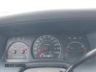 2004 Ford Crown Victoria LX с VIN 2FAFP74W74X114961, выставлен на аукционе IAAI как лот 42347867 с пробегом 170 867 миль миль и . История ставок и продаж доступна на DreamBid. Изображение 7.