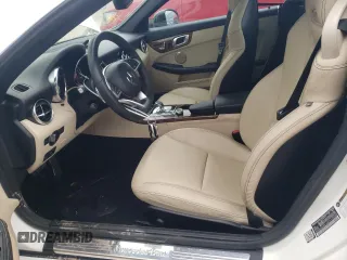 2019 Mercedes-Benz SLC 300 z VIN WDDPK3JA2KF162719, wystawiony jako Copart lot #42659493 z przebiegiem 25 450 mil mil oraz . Historia ofert i sprzedaży dostępna na DreamBid. Obrazek 7.