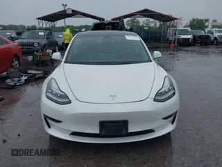 2019 Tesla Model 3 Long Range z VIN 5YJ3E1EBXKF442335, wystawiony jako IAAI lot #42240884 z przebiegiem 28 283 mil mil oraz . Historia ofert i sprzedaży dostępna na DreamBid. Obrazek 13.