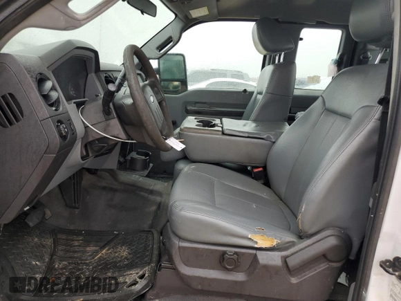 2015 Ford F-250 XLT z VIN 1FT7X2A63FEA35183, wystawiony jako Copart lot #43002515 z przebiegiem 92 324 mil mil oraz Szkoda całkowita • Salvage title. Historia ofert i sprzedaży dostępna na DreamBid. Obrazek 7.