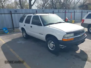 2002 Chevrolet Blazer LS z VIN 1GNDT13W92K223764, wystawiony jako IAAI lot #41984367 z przebiegiem Nie podano mil oraz . Historia ofert i sprzedaży dostępna na DreamBid. Obrazek 1.