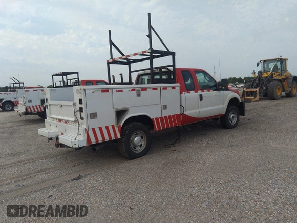 2016 Ford F-250 XL with VIN 1FD7X2B68GEC87426, listed as a IAAI auction lot 42014962 with 452,645 mi miles and . Bid and sale history available at DreamBid. Image 4.