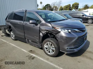 2021 Toyota Sienna Limited with VIN 5TDZRKEC6MS063280, listed as a Copart auction lot 47959725 with 41,573 mi miles and Salvage Title. Bid and sale history available at carsss.com. Image 4.