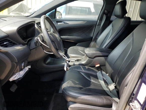 2017 Lincoln MKC Premiere with VIN 5LMCJ1C90HUL15517, listed as a Copart auction lot 59150264 with 71,562 mi miles and Salvage Title. Bid and sale history available at DreamBid. Image 7.