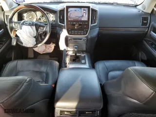 2018 Toyota Land Cruiser with VIN JTMCY7AJ4J4067877, listed as a Copart auction lot 77243534 with 92,060 mi miles and Salvage Title. Bid and sale history available at carsss.com. Image 8.