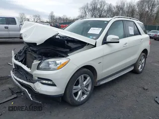 2012 Mercedes-Benz M ML 350 with VIN 4JGDA5HB5CA077443, listed as a IAAI auction lot 42093345 with 122,147 mi miles. Bid and sale history available at carsss.com. Image 17.