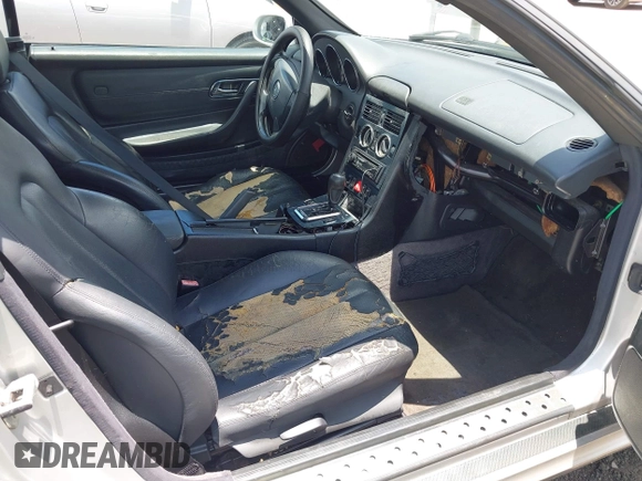1999 Mercedes-Benz SLK 230/320 with VIN WDBKK47F1XF133747, listed as a IAAI auction lot 42611194 with Not provided miles and . Bid and sale history available at DreamBid. Image 5.