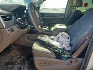 2015 Chevrolet Tahoe LT z VIN 1GNSCBKC0FR159342, wystawiony jako Copart lot #58051145 z przebiegiem 156 440 mil mil oraz Czysty tytuł • Clean title. Historia ofert i sprzedaży dostępna na DreamBid. Obrazek 7.