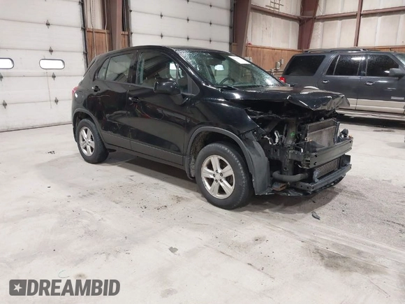 2019 Chevrolet Trax LS with VIN 3GNCJNSB0KL152458, listed as a IAAI auction lot 41944875 with 118,055 mi miles. Bid and sale history available at carsss.com. Image 1.